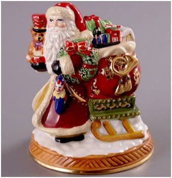 Дед мороз с мешком подарков Фарфор, позолота Высота 13 см Ручная работа