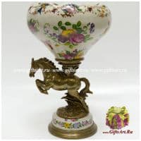 Ваза Конь в антикварном стиле. Фарфор и бронза. Высота 37 см. Ручная работа.