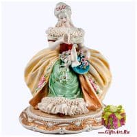 Статуэтка фарфоровая &quot;Дама с голубями&quot;. Высота 25 см. Porcellane Principe Италия