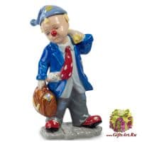 Клоун-ученик со щенком фарфоровая статуэтка. Высота 15 см