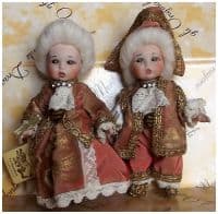 Итальянские фарфоровые куклы VENEZIANI PICCOLI Венецианцы Парочка Высота 13 см. Италия Montedragone  Ручная работа Цена за пару