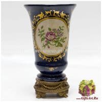 Ваза. Фарфор и бронза. Декор Английская роза кобальт. Ручная работа. Высота 25 см