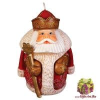 Свеча Дед Мороз резной с посохом в красном. Высота 11 см. Воск. Ручная работа.