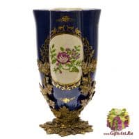 Ваза. Фарфор и бронза. Декор Английская роза кобальт. Ручная работа. Высота 38 см