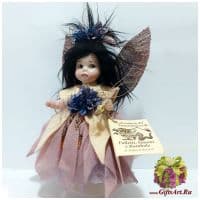 Итальянская фарфоровая кукла Fata Violetta Фея Фиалка брюнетка Высота 14 см. Италия Montedragone Ручная работа