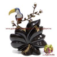 Ваза с Туканом чёрная. Фарфор и бронза. Серия Тропический рай. Ручная работа. Высота 27 см