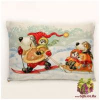 Наволочка гобеленовая новогодняя. Счастливая семья. Размер 63х45 см.