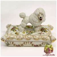 Шкатулка с пуделем. Фарфор в стиле Meissen. Длина 18 см.