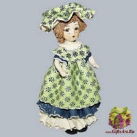 Статуэтка &quot;Кукла с темными волосами в зеленом платье&quot;