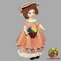 Статуэтка &quot;Кукла с темными  волосами в розовом  платье&quot;