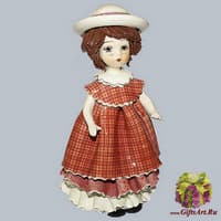 Статуэтка &quot;Кукла с темными  волосами в красном  платье&quot;