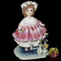 Статуэтка &quot;Кукла с цветами&quot;