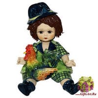 Статуэтка &quot;Мальчик сидящий с курицей &quot;