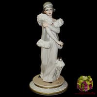 Статуэтка &quot;Дама с зонтиком&quot;