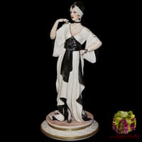 Статуэтка &quot;Дама&quot;