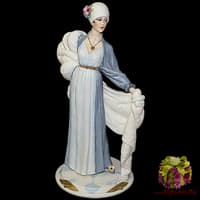 Статуэтка &quot;Дама с шалью&quot;