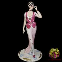 Статуэтка &quot;Дама в очках&quot;