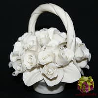 Декоративная корзина с ручкой с розами, белая