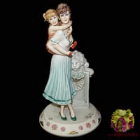 Статуэтка &quot;Дама с дочкой&quot;