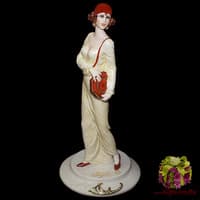 Cтатуэтка &quot;Дама с сумочкой&quot;