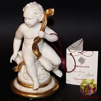 Статуэтка &quot;Ангелочек с золотым шарфом&quot;