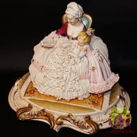 Статуэтка &quot;Чтение книги&quot;