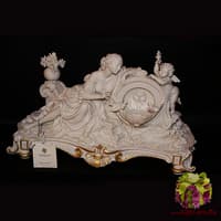 Статуэтка &quot;Дама с ангелом у фонтана&quot;