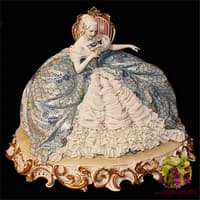 Статуэтка &quot;Дама на стуле&quot;