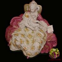 Статуэтка &quot;Дама с малышом&quot;