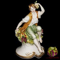 Статуэтка &quot;Юноша с фруктами&quot;