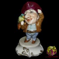 Статуэтка &quot;Гном с попугаем&quot;