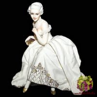 Статуэтка &quot;Дама в кресле&quot;