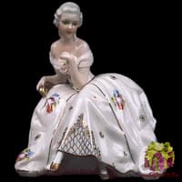 Статуэтка &quot;Дама, сидящая в кресле&quot;