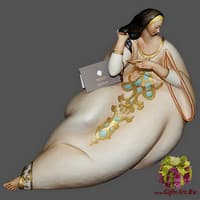 Статуэтка &quot;Дама с расчёской&quot;