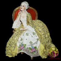 Статуэтка &quot;Дама сидящая в кресле&quot;