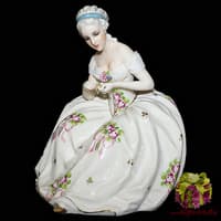 Статуэтка &quot;Дама с ромашкой&quot;