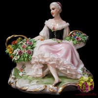 Статуэтка &quot;Пастушка с цветами&quot;