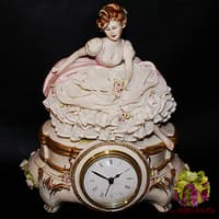 Часы &quot;Девушка с цветами&quot;
