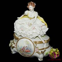 Cкульптура &quot;Девушка&quot;