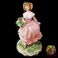 Статуэтка &quot;Дама с корзиной цветов&quot;