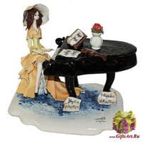 Статуэтка &quot;Дама и пианино&quot;