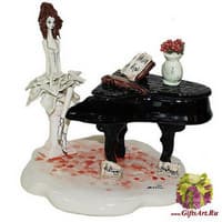 Статуэтка &quot; Леди и пианино&quot;