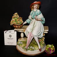 Статуэтка &quot;Дама на скамье&quot;