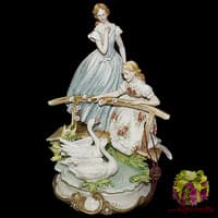 Статуэтка &quot;В парке&quot;