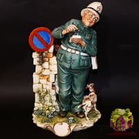 Статуэтка &quot;Полицейский&quot;