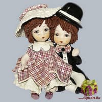 Статуэтка &quot;Девочка и мальчик сидящие&quot;