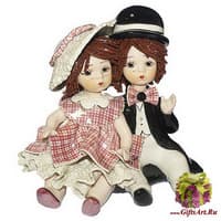 Статуэтка &quot;Девочка и мальчик сидящие&quot;