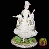 Статуэтка &quot;Дама в кружевном платье&quot;