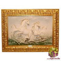 Барельеф &quot;Кони&quot;