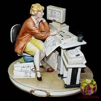 Статуэтка &quot;Женщина- геодезист&quot;